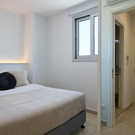 Phaedrus Living - Seaside Executive Flat Harbour 203 Apartment Пафос Екстериор снимка