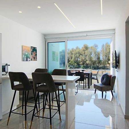 Phaedrus Living - Seaside Executive Flat Harbour 203 Apartment Пафос Екстериор снимка