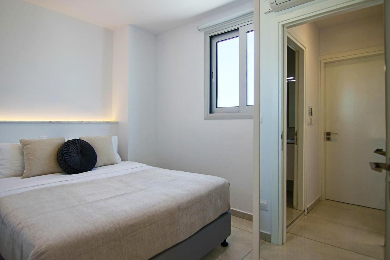Phaedrus Living - Seaside Executive Flat Harbour 203 Apartment Пафос Екстериор снимка