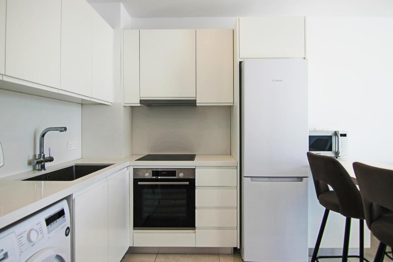 Phaedrus Living - Seaside Executive Flat Harbour 203 Apartment Пафос Екстериор снимка