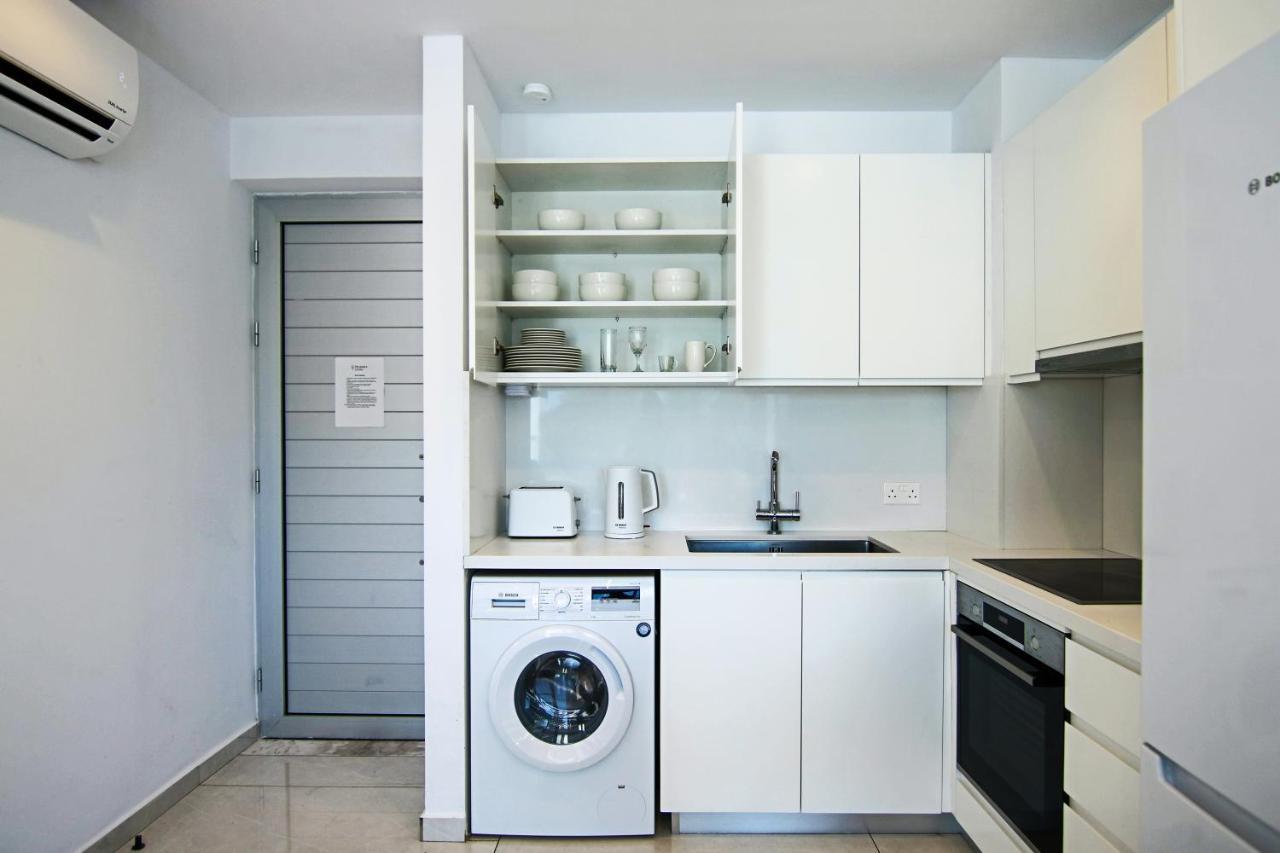 Phaedrus Living - Seaside Executive Flat Harbour 203 Apartment Пафос Екстериор снимка